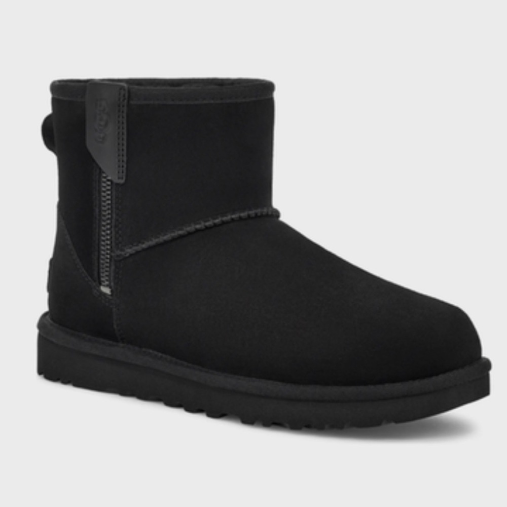 Women's UGG Classic Mini Bailey Zip Shearling Boots Size 8